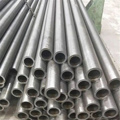 Oiled Seamless Steel Pipe Equipped with Plastic Pipe Cap End Protector Providing Strength and Corrosion Protection
